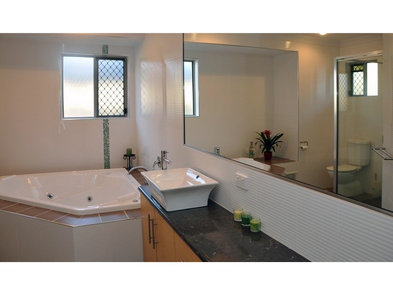 9 Michelle Crescent, Bucasia QLD 4750