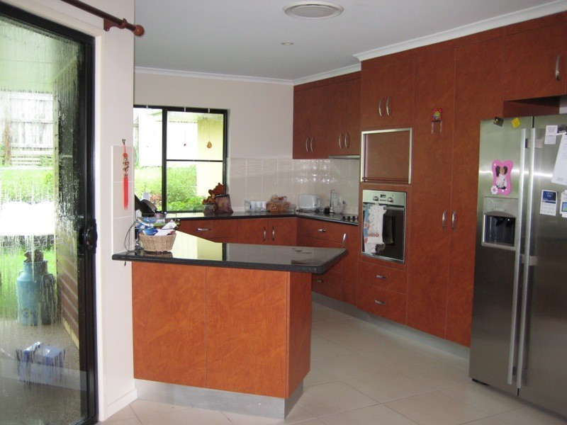 10 Manning Street, Rural View QLD 4740