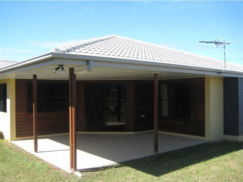 10 Manning Street, Rural View QLD 4740
