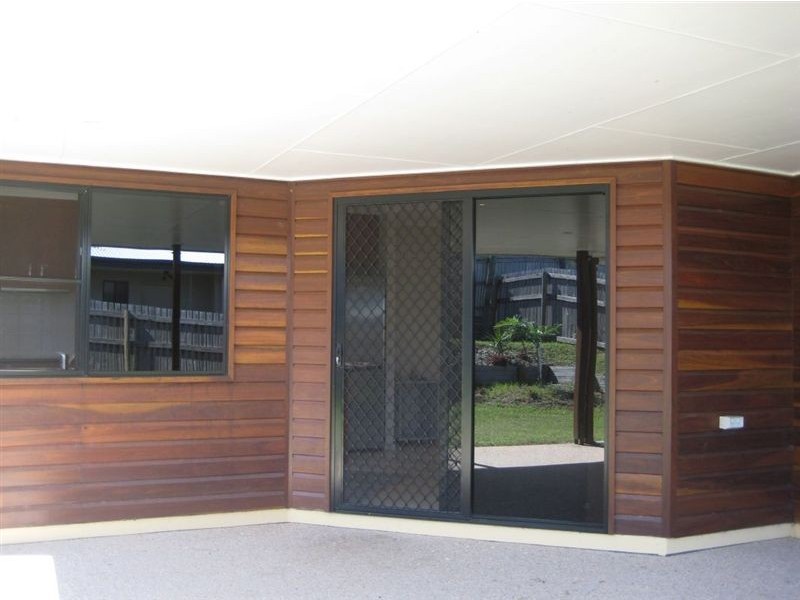 10 Manning Street, Rural View QLD 4740