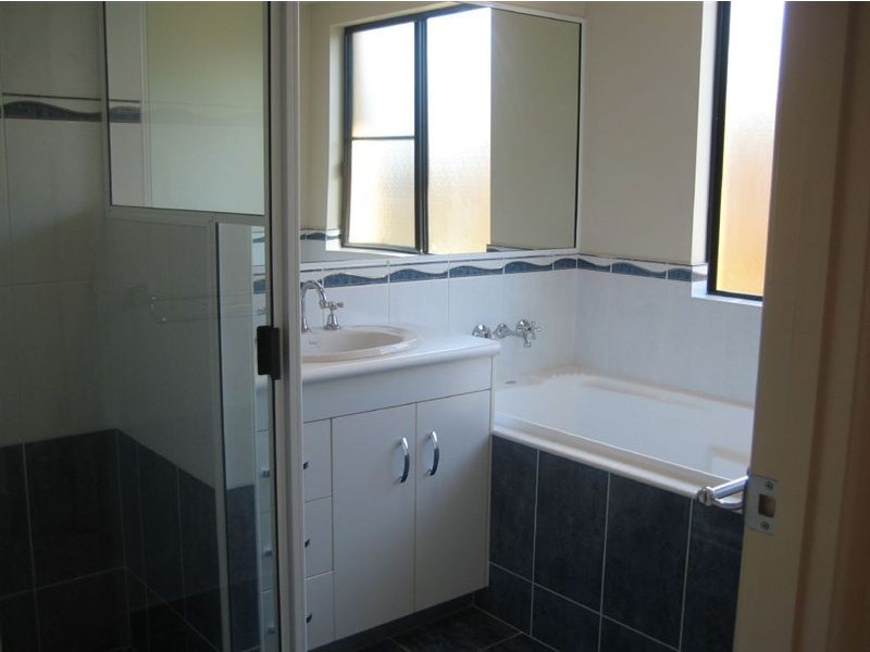10 Manning Street, Rural View QLD 4740