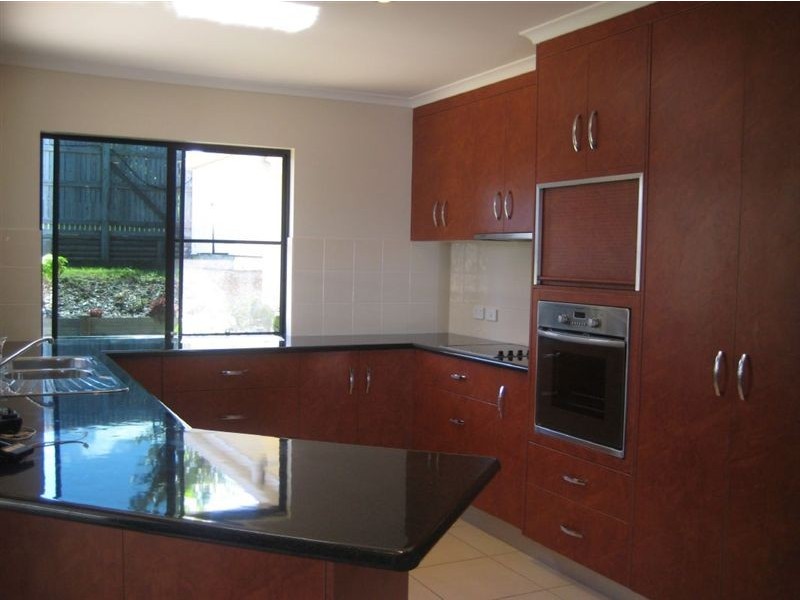 10 Manning Street, Rural View QLD 4740