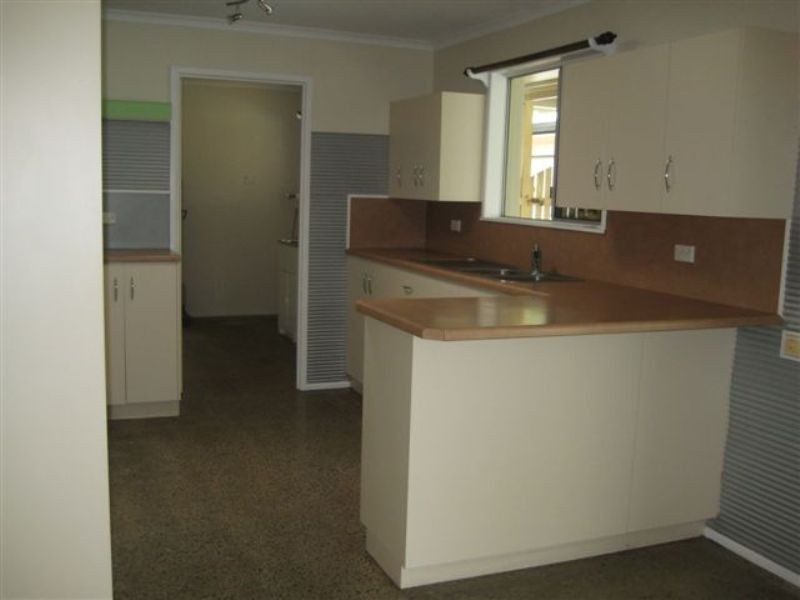 2 Cumberland Avenue, Slade Point QLD 4740