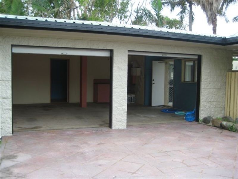 2 Cumberland Avenue, Slade Point QLD 4740