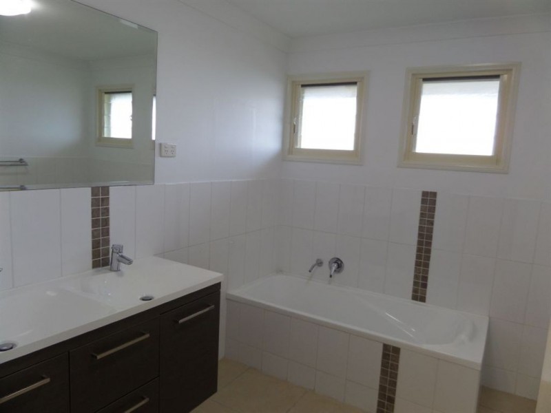 42 McLaughlin Drive, Eimeo QLD 4740