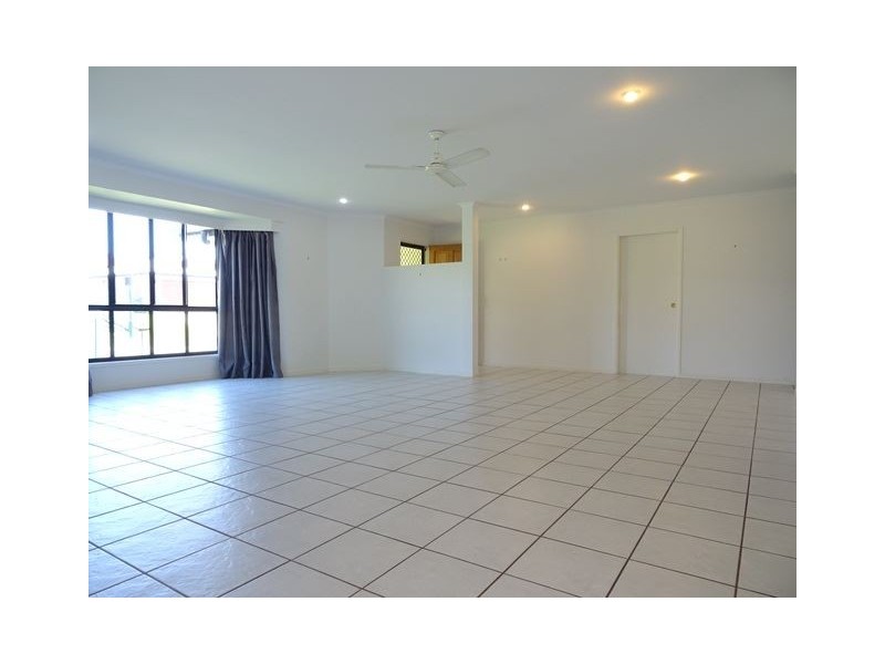 14 Spinks Court, Eimeo QLD 4740