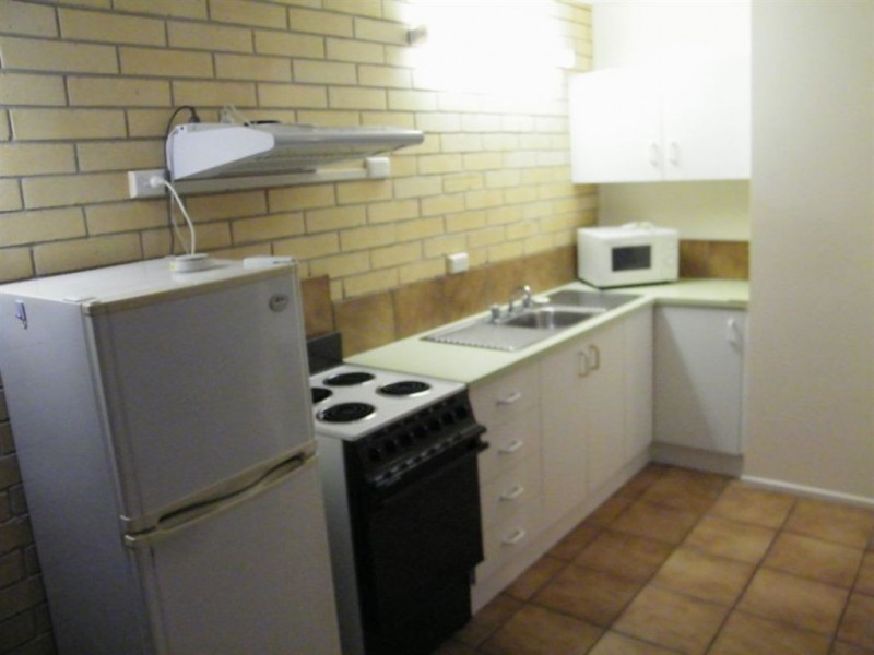 1/4 Symons Avenue, Bucasia QLD 4750