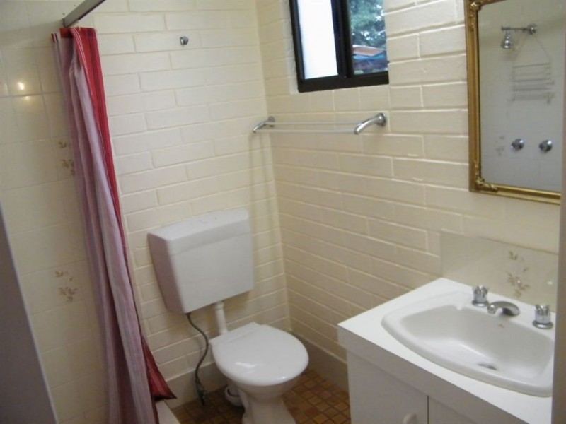 1/4 Symons Avenue, Bucasia QLD 4750