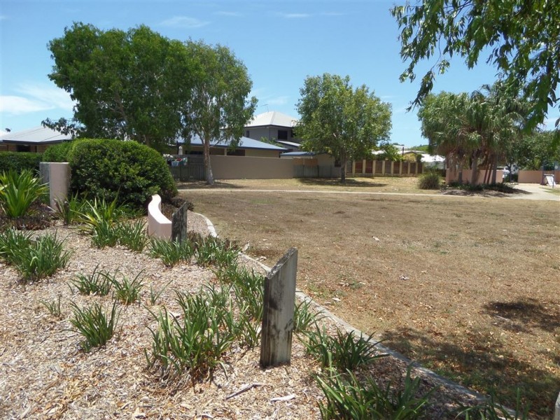 4 Corella Way, Blacks Beach QLD 4740