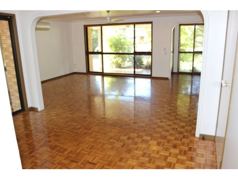 10 Sunset Beach Court, Shoal Point QLD 4750