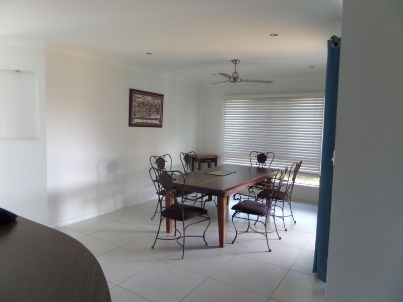 25 Vidar Crescent, Ooralea QLD 4740