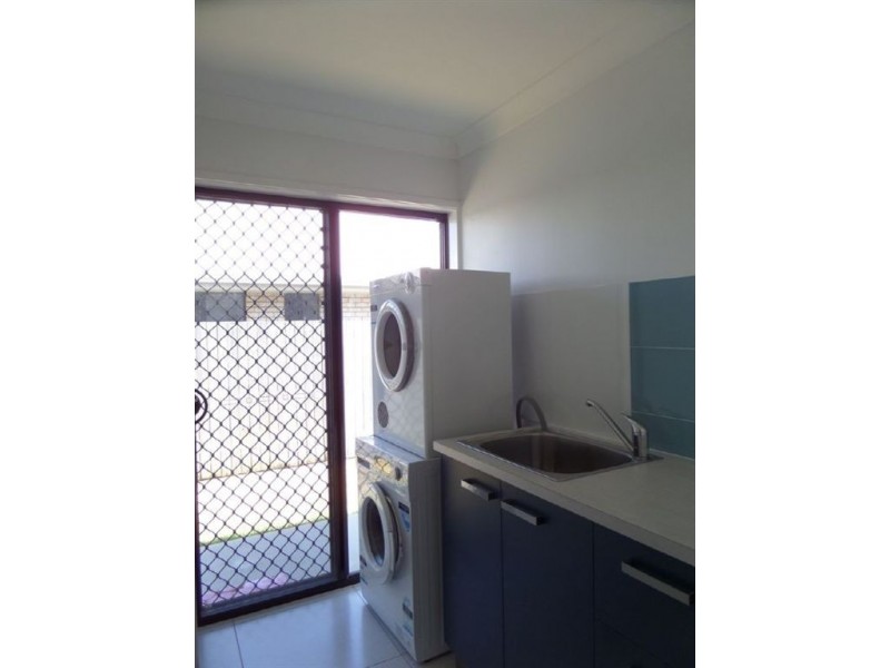 25 Vidar Crescent, Ooralea QLD 4740