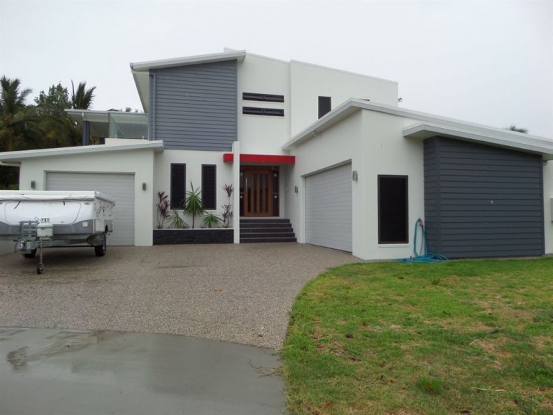 16 Turtle Place, Blacks Beach QLD 4740