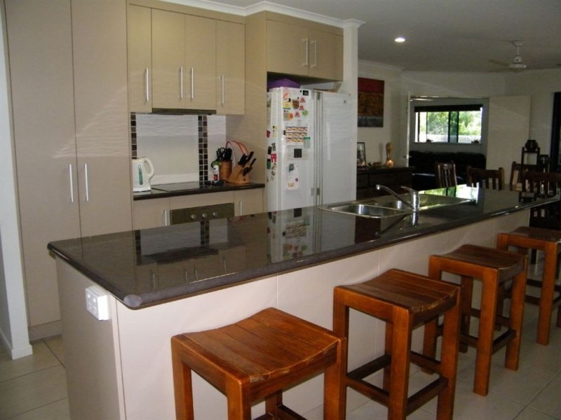 48 Katey Crescent, Mirani QLD 4754