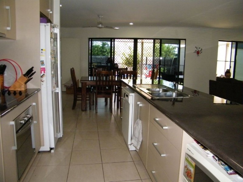 48 Katey Crescent, Mirani QLD 4754