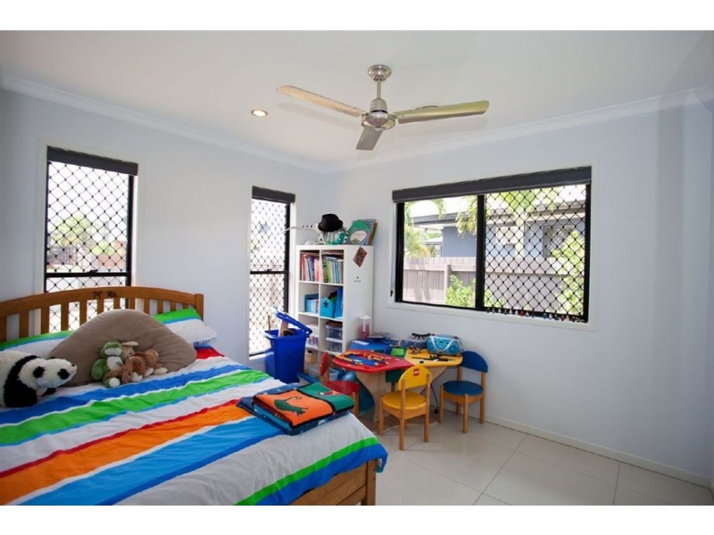 25 Kensington Court, Glenella QLD 4740