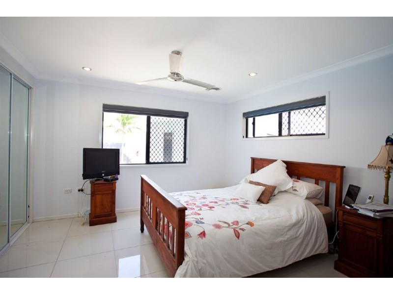 25 Kensington Court, Glenella QLD 4740