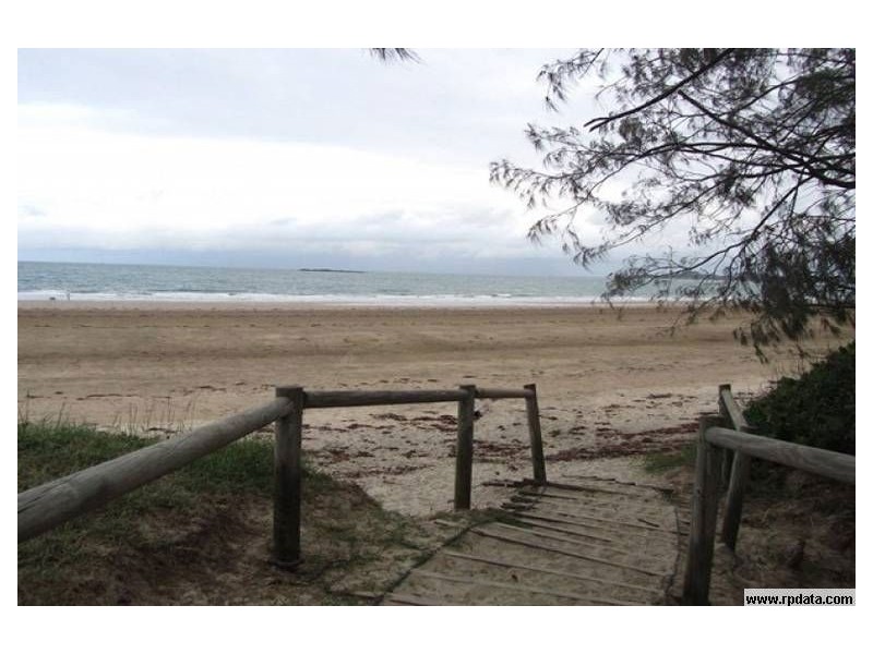 19 Seaspray Close, Shoal Point QLD 4750