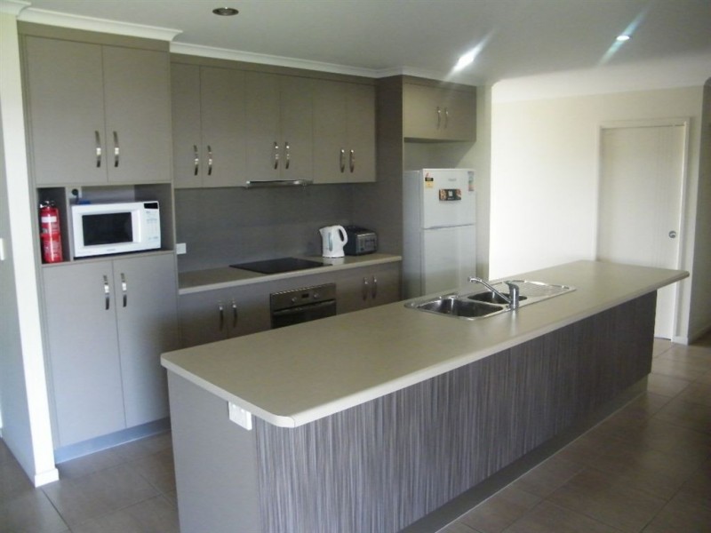 13 Eros Court, Ooralea QLD 4740