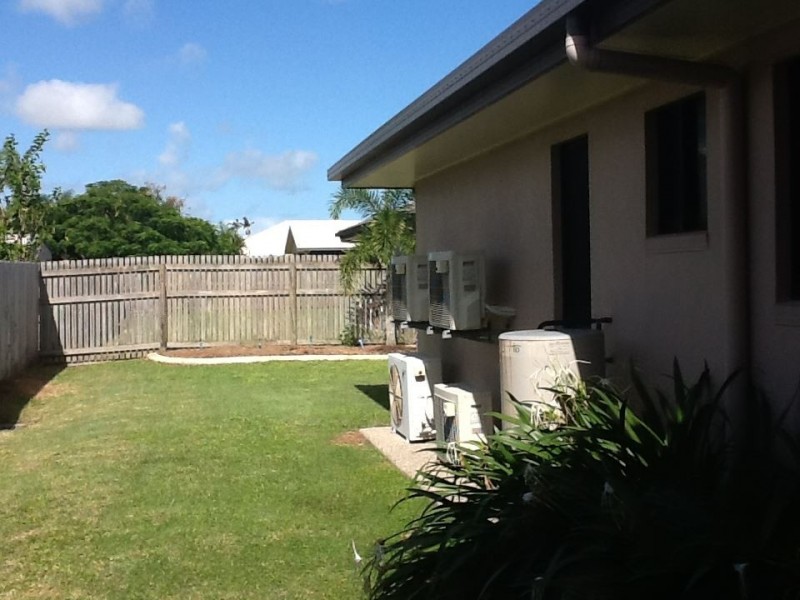 2/24 Eva Parade, Glenella QLD 4740