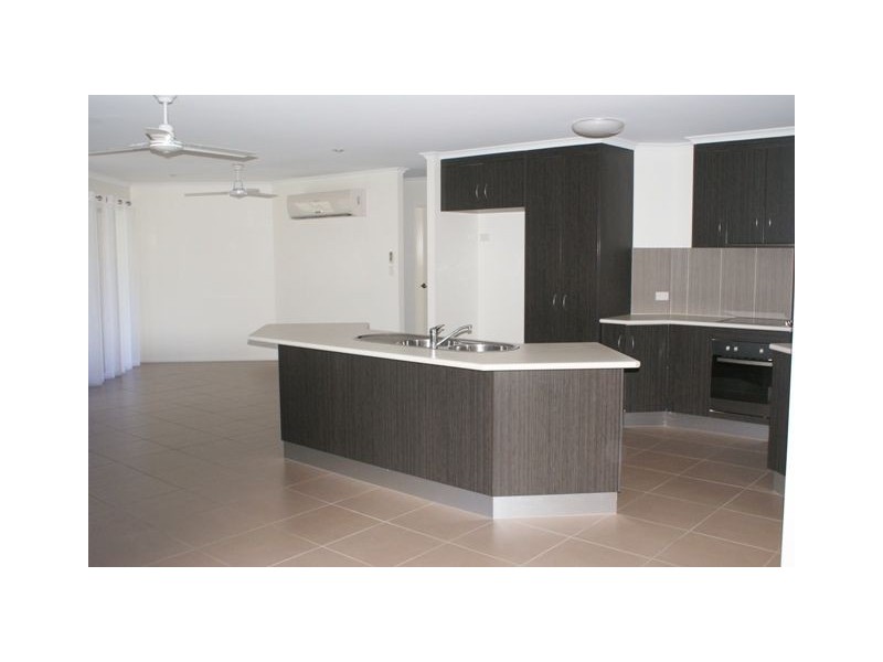 12 Mida Lane, Ooralea QLD 4740