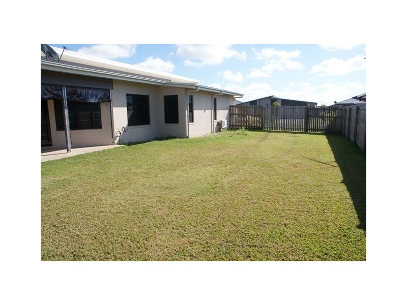 12 Mida Lane, Ooralea QLD 4740