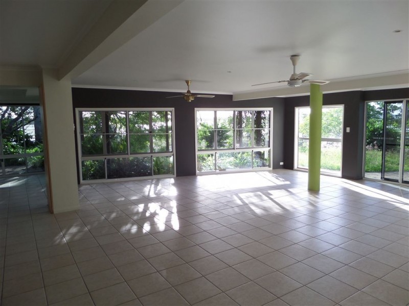 1 Slade Esplanade, Slade Point QLD 4740