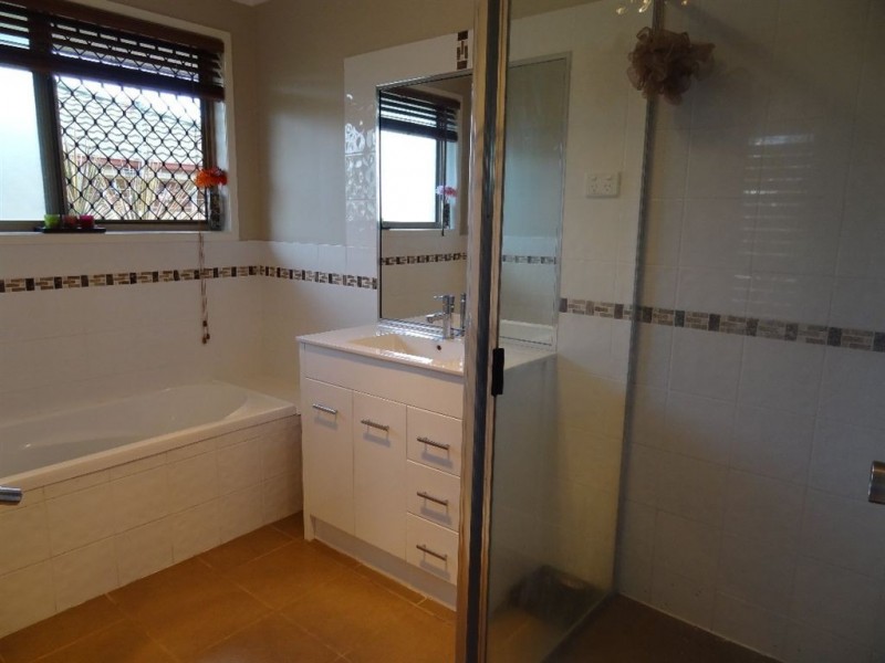 318 Bedford Road, Andergrove QLD 4740