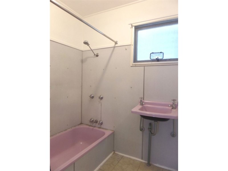 14 Weir Street, East Mackay QLD 4740