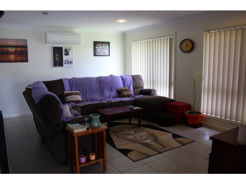 18 Village Circuit, Eimeo QLD 4740