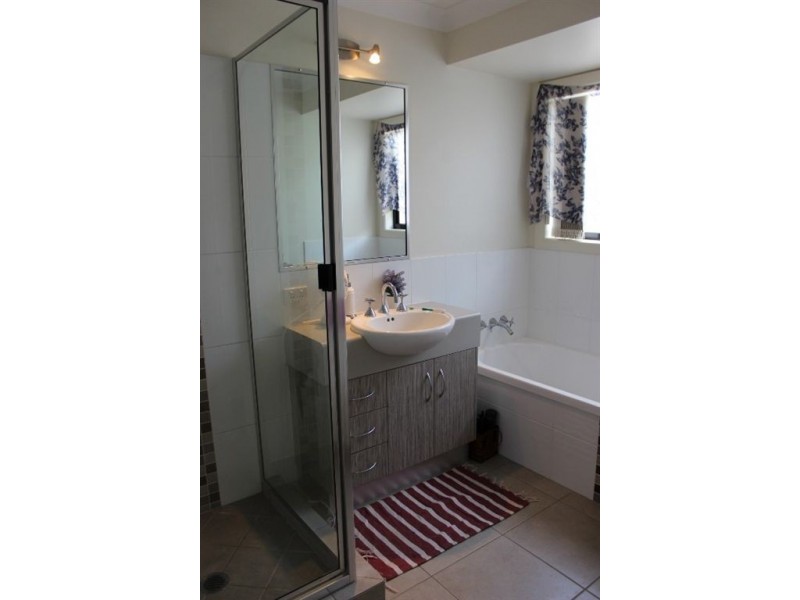 18 Village Circuit, Eimeo QLD 4740