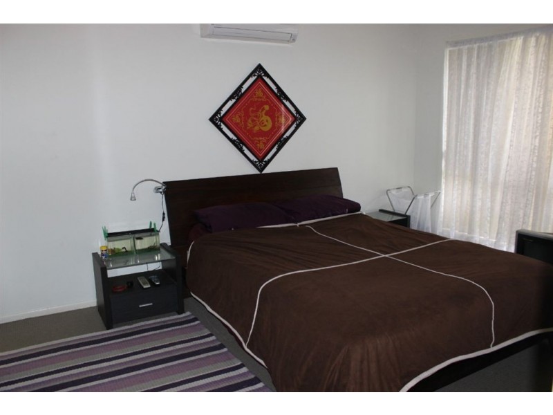 18 Village Circuit, Eimeo QLD 4740