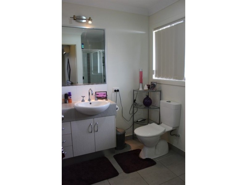 18 Village Circuit, Eimeo QLD 4740