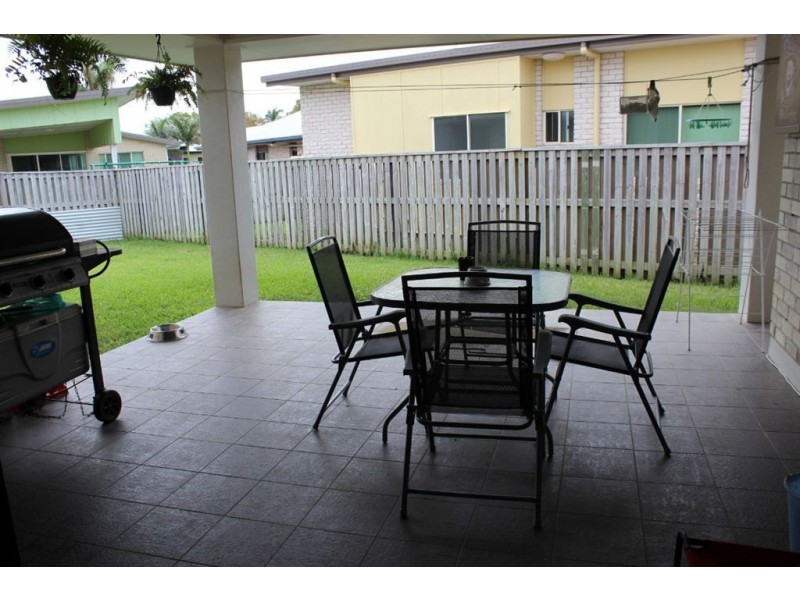 18 Village Circuit, Eimeo QLD 4740