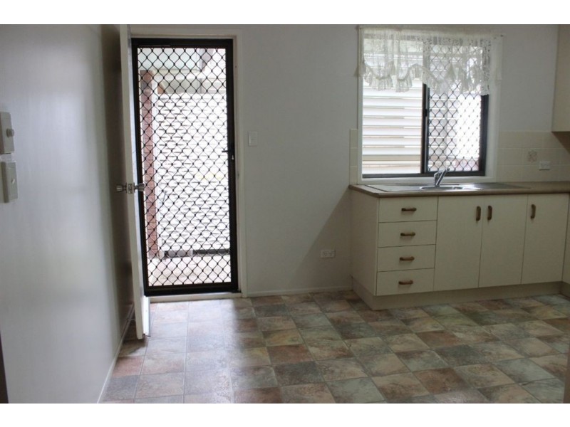 2/43 Holland Street, West Mackay QLD 4740