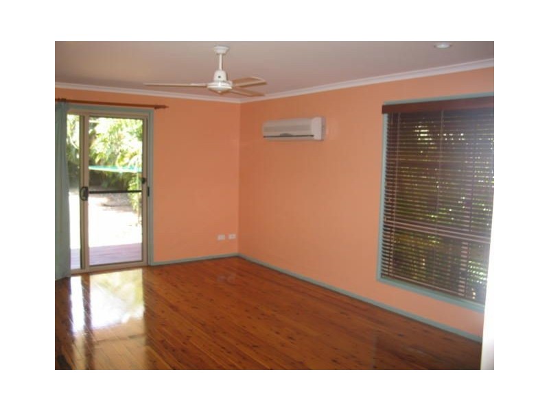 4 Michelle Crescent, Bucasia QLD 4750