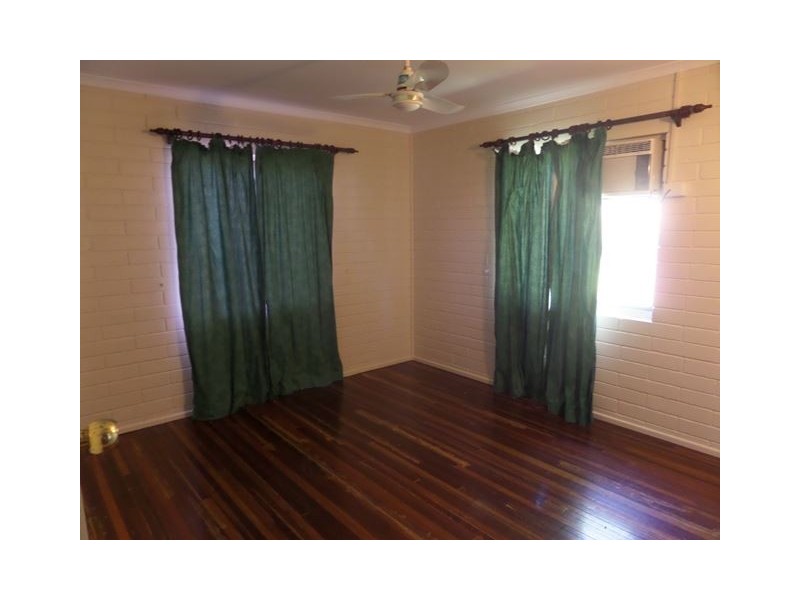 8 Pine Street, Andergrove QLD 4740