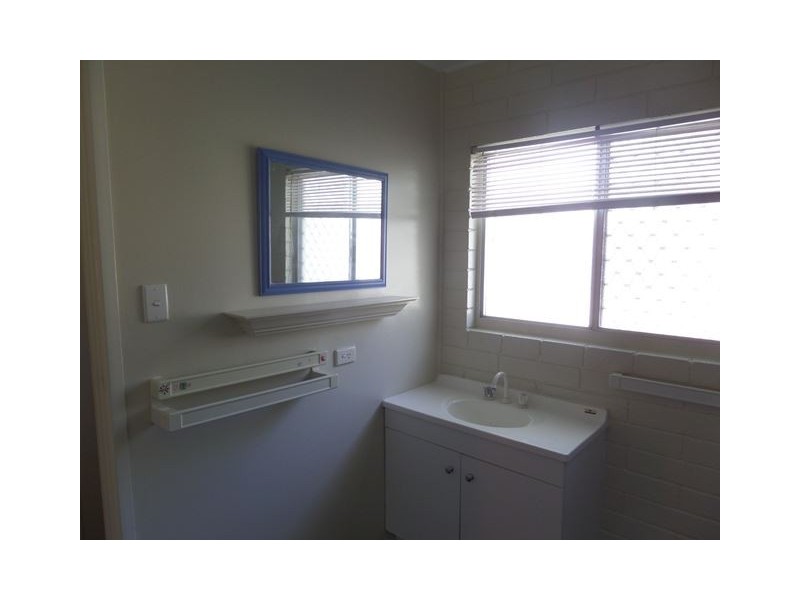 8 Pine Street, Andergrove QLD 4740