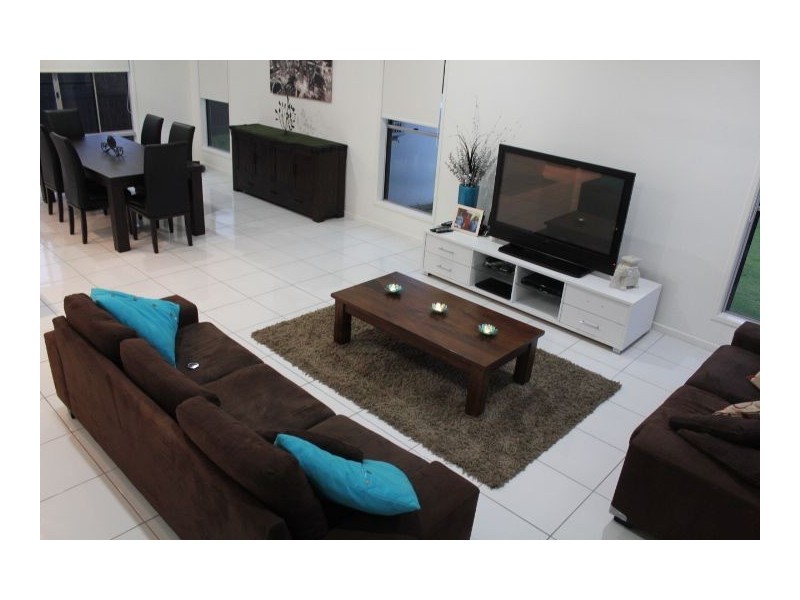 1 Iris Court, Walkerston QLD 4751