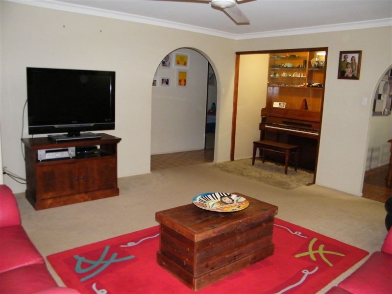 39 Grevillea Drive, Glenella QLD 4740