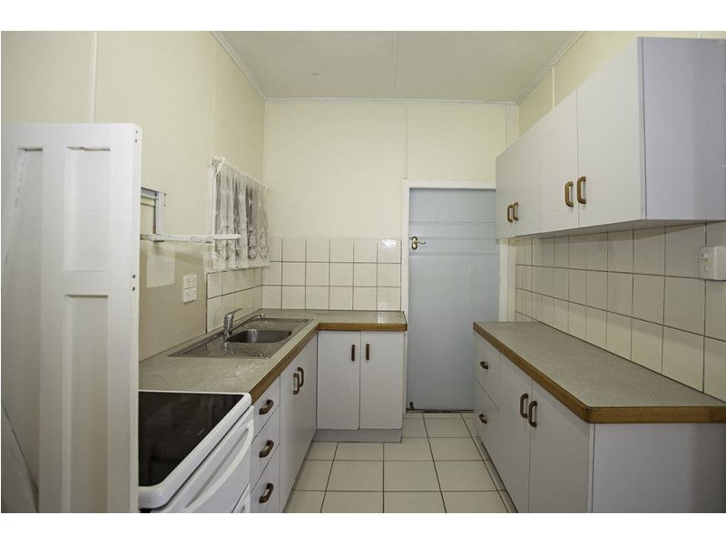 16 Tait Street, West Mackay QLD 4740