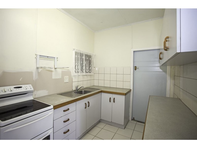 16 Tait Street, West Mackay QLD 4740