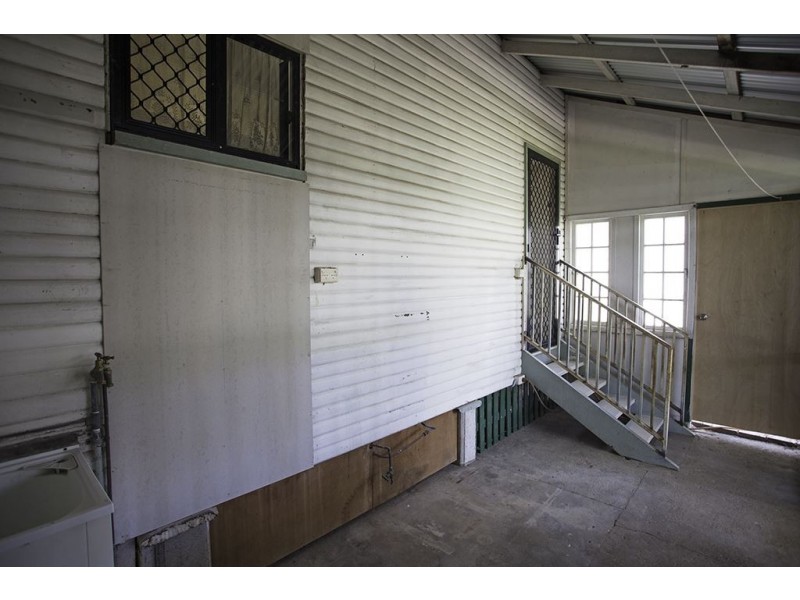 16 Tait Street, West Mackay QLD 4740