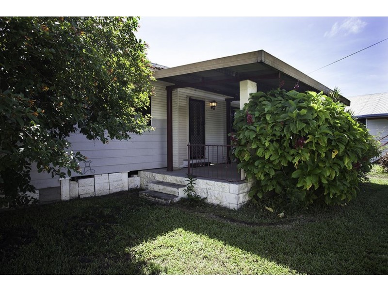 16 Tait Street, West Mackay QLD 4740