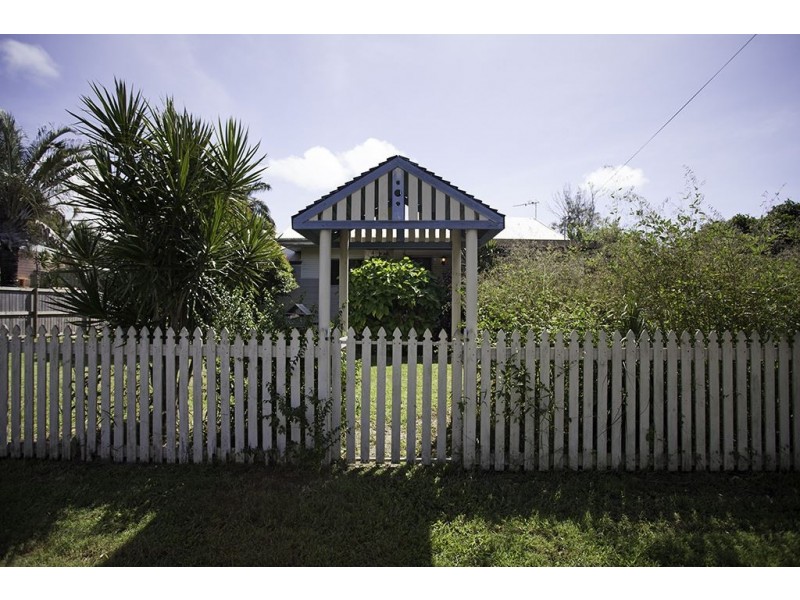 16 Tait Street, West Mackay QLD 4740