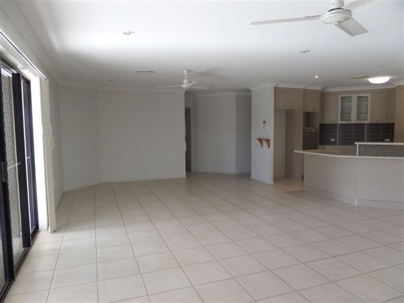 32 Monash Way, Ooralea QLD 4740