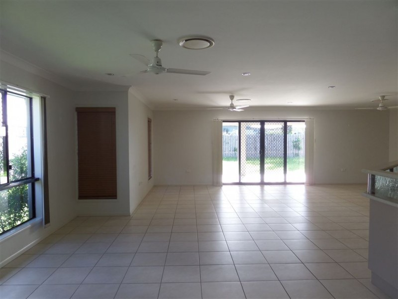 32 Monash Way, Ooralea QLD 4740