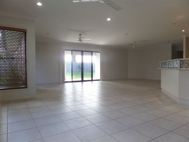 32 Monash Way, Ooralea QLD 4740