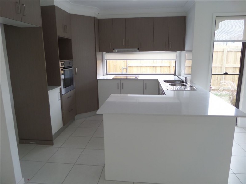 1/1 Eales Road, Rural View QLD 4740