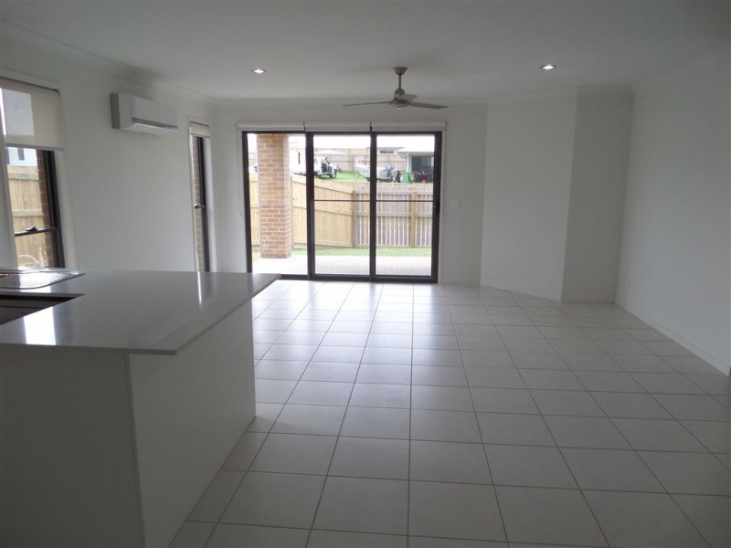 1/1 Eales Road, Rural View QLD 4740
